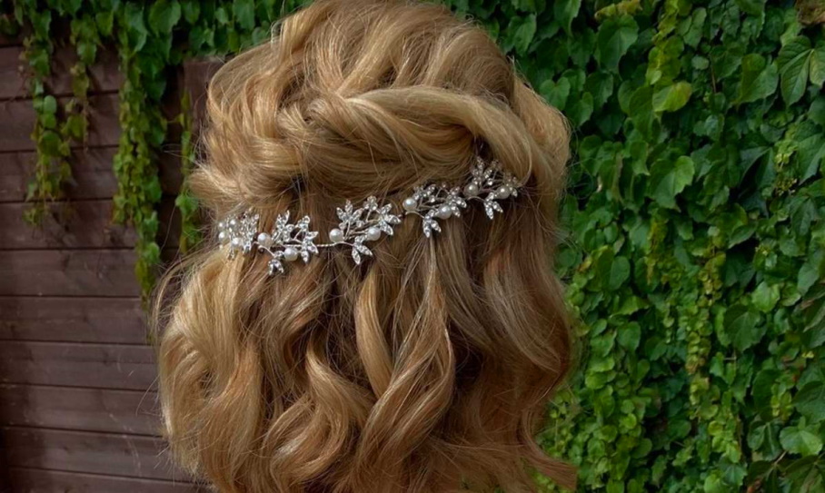 classic wedding hairstyle